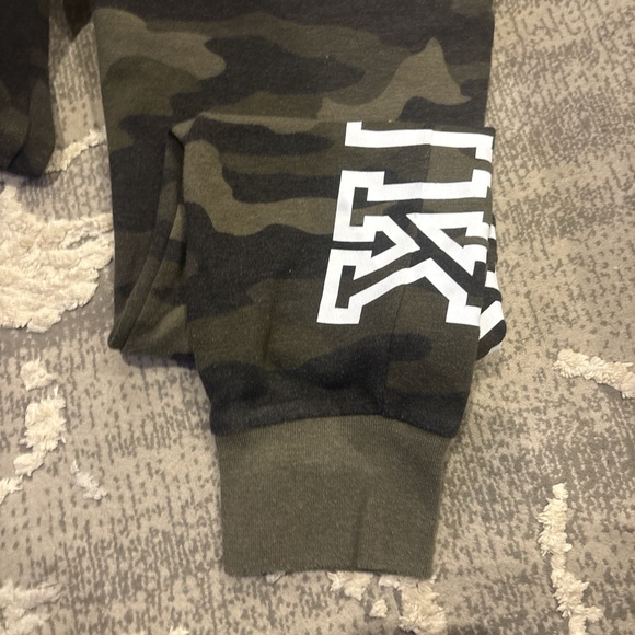 PINK Victoria's Secret Camouflage Logo Sweatpants - Picture 4 of 4